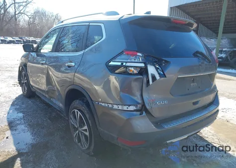 2017 Nissan Rogue Sl z USA, uszkodzony, nr VIN 5N1AT2MV8HC739667